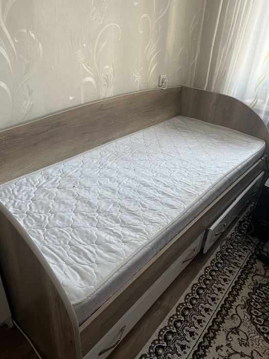 Продам кровать подростковую