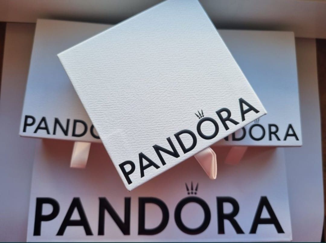Cutie pentru bratara Pandora cadou