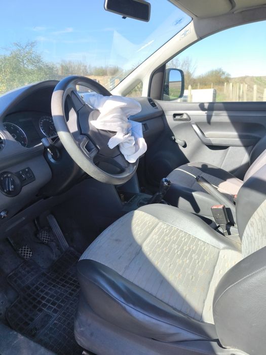 Фолксваген кади На части бензин