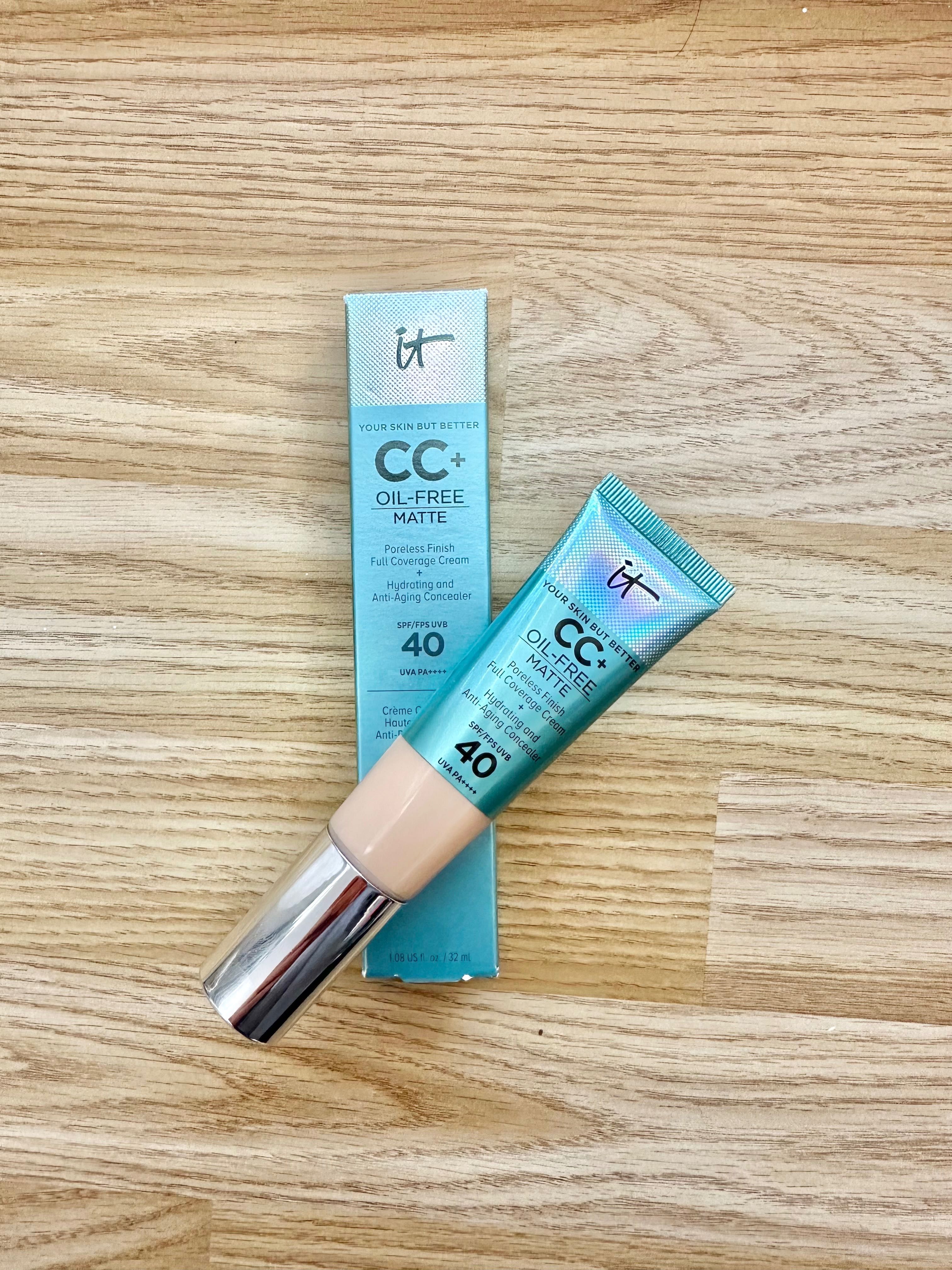 IT COSMETICS CC+ cream oil-free matte SPF 40 Light