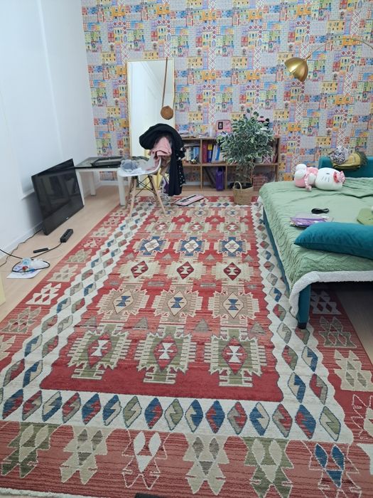 Продаеться ковер почни новый