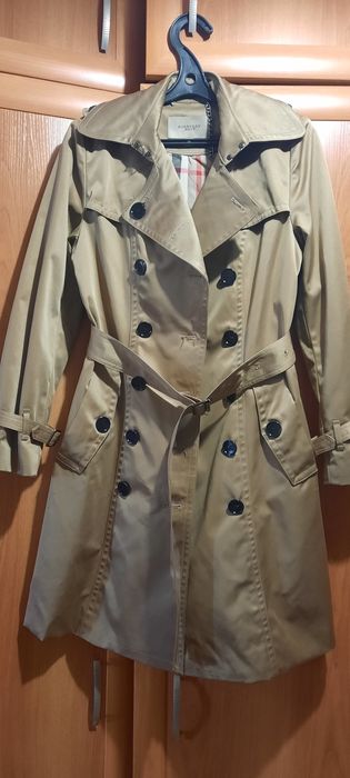 Плащ от фирмы BURBERRY BRIT.