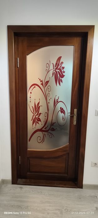 Vând 4 uși de interior, din lemn masiv 200 X 88 cm