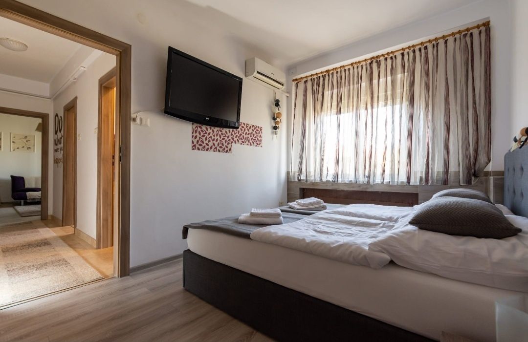 Vând apartament 2 camere zona centrala 82.000 €