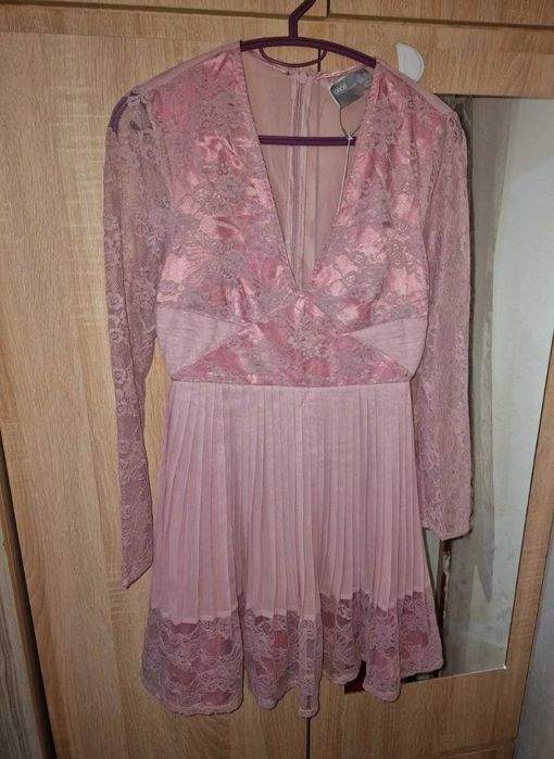 Rochita de ocazie noua