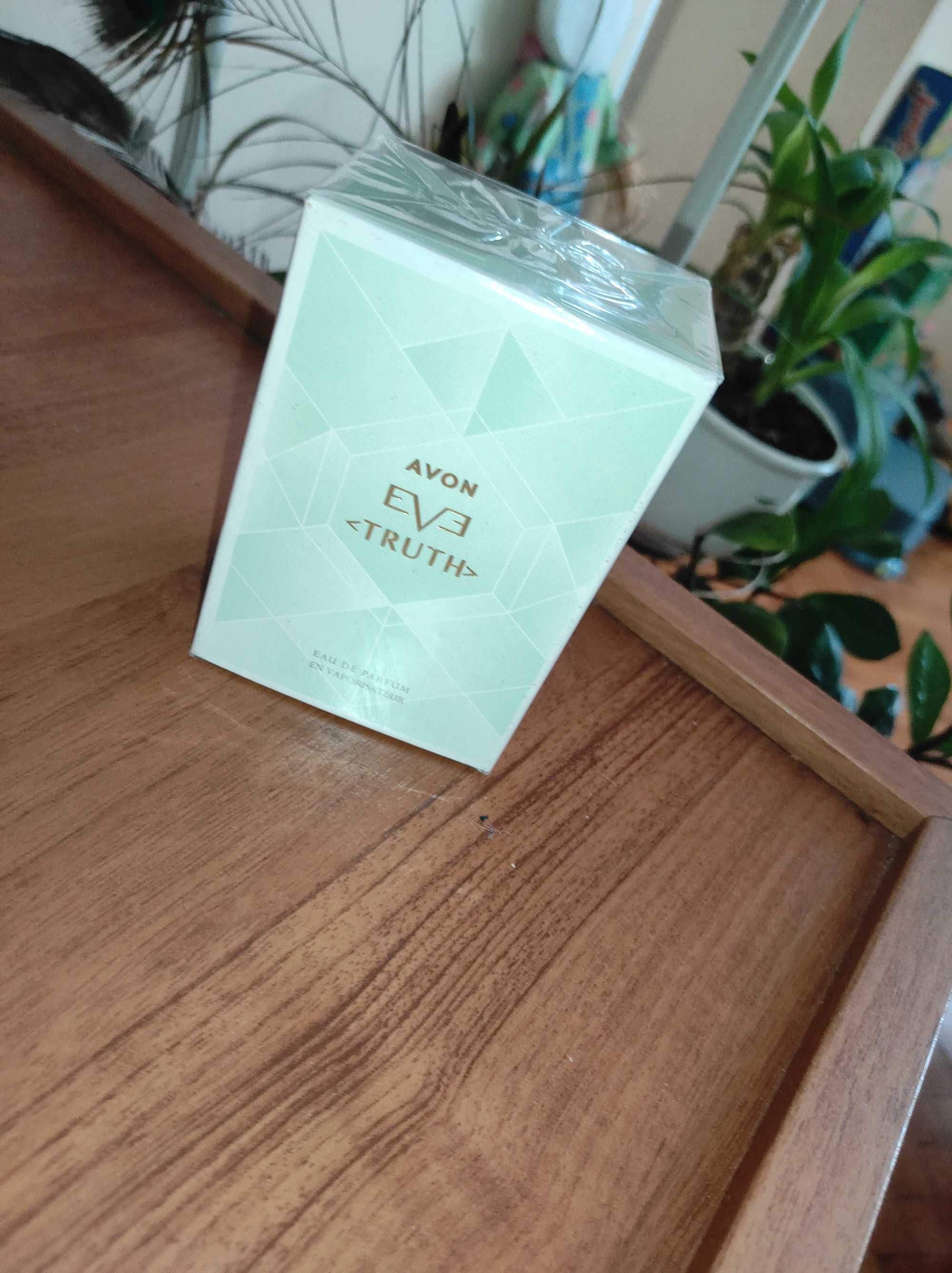 парфюми за нея и него от AVON