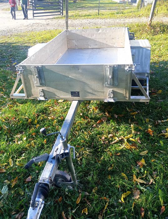 Vând remorca 1200 kg  aluminium cu acte