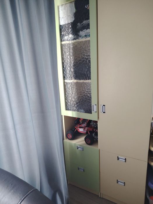 Шкафы в детскую комнату