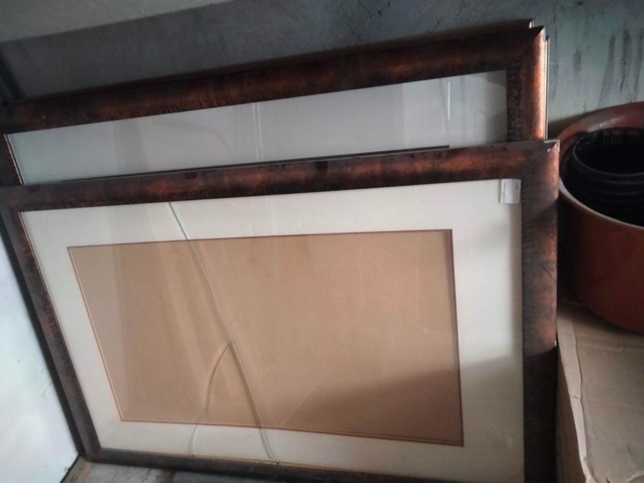 Постер рамка  для картин в отличном состоянии