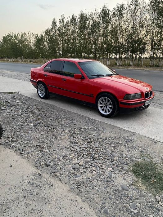 Машина BMW Сотилади