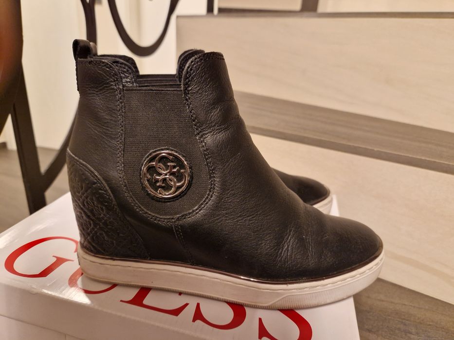 Кецове GUESS, дамски