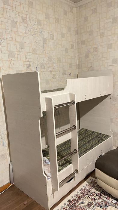 Кровать детская двухъярусная