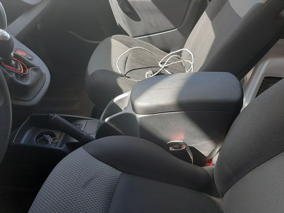 Dezmembrez piese renault kangoo citan maxi