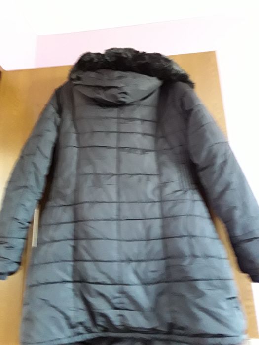 Vând Geacă Damă cu Glugă si Blăniță Mărimea XL