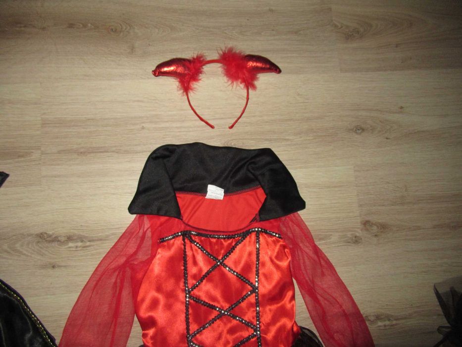 ХЕЛОУИН КОСТЮМ/рокля с аксесоари--128 номер