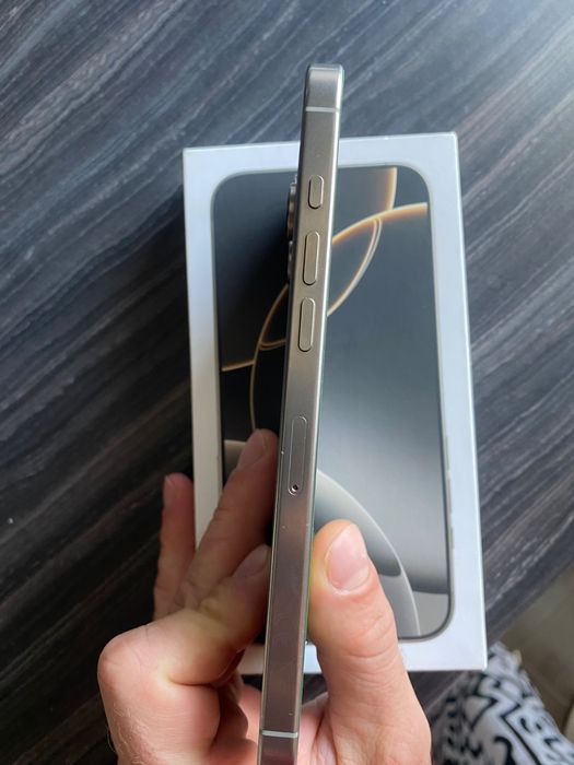 iPhone 16 pro Max  100 %батерия,  без забележка, като нов е !