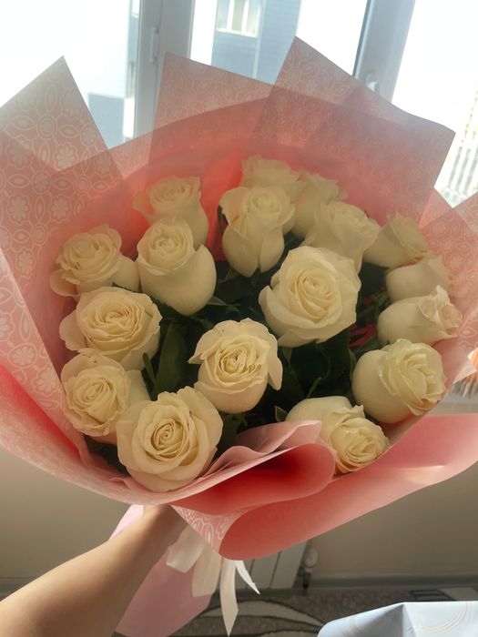 Продам белые роза б/у