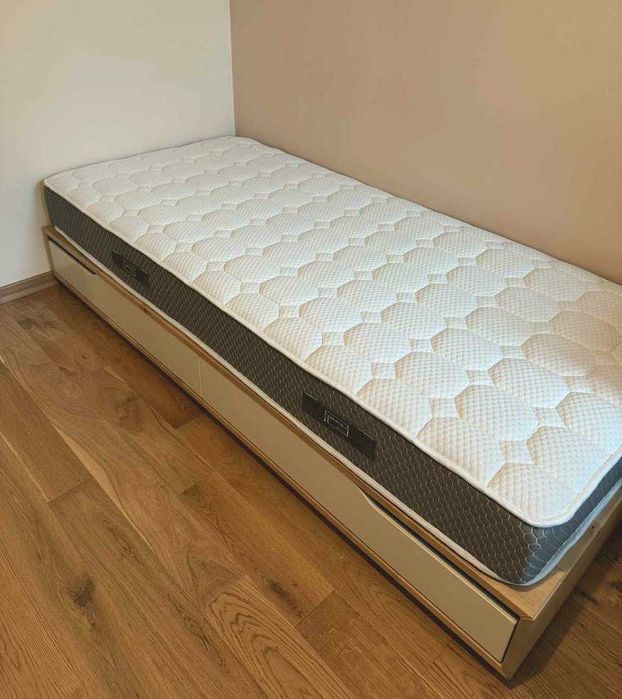Легло единично Mandal 90/200 заедно с луксозен матрак iSleep Memory