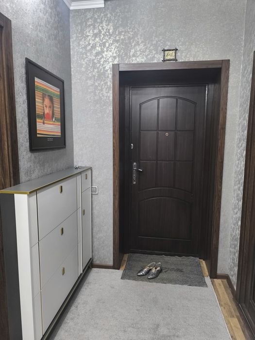 Продаю современную обувницу