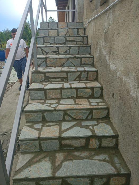 Vând piatră și montez