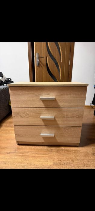 Vând dulap și comoda dormitor