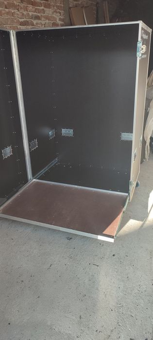 Мобилен гардероб flight case