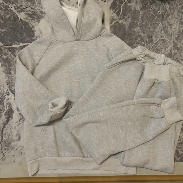 Продам спортивный костюм