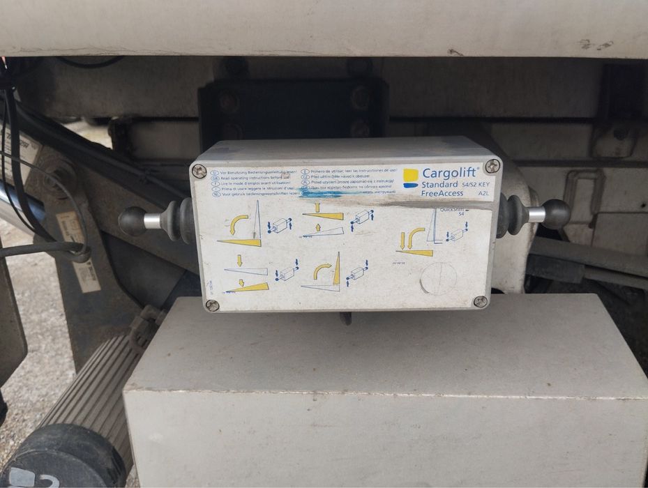 Фургон с падащ борд