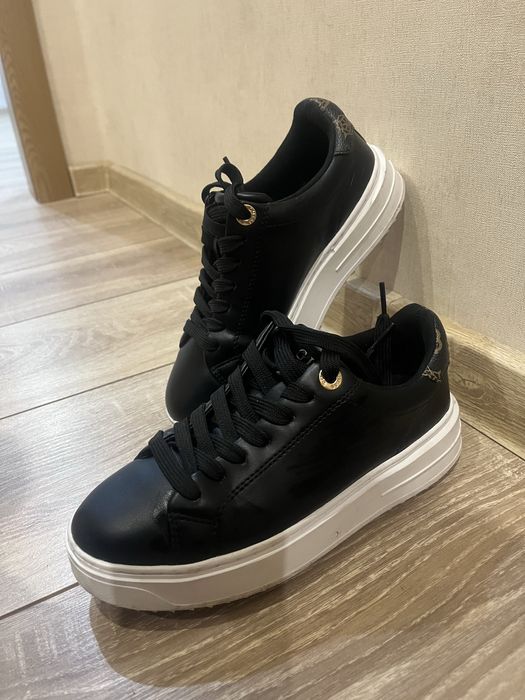 Дамски кецове Guess