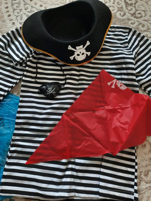 продается костюм для новогодног вечера пиратский