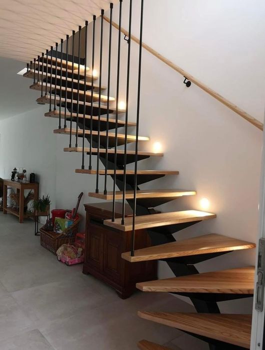 Scări metalice pentru interior și exterior