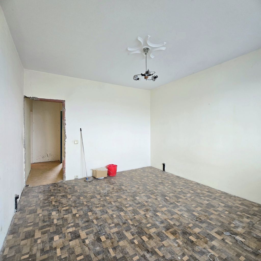 Продава се Тристаен апартамент в Горна Оряховица - 78 кв.м за 602 €/кв.м - Снимка #4