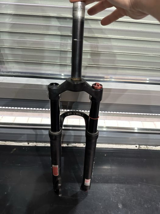 Furca Bucklos pe aer 27.5 120mm