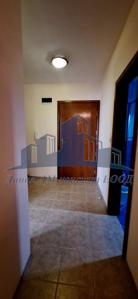 Продава се Тристаен апартамент в Шумен, Център - 98 кв.м за 1458 €/кв.м - Снимка #2