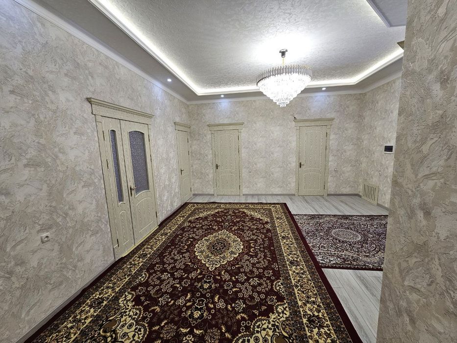 Продается  участок 4 соток 5 комнатная.