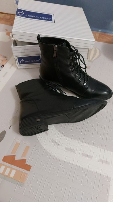 Продам практически новые кожаные ботинки