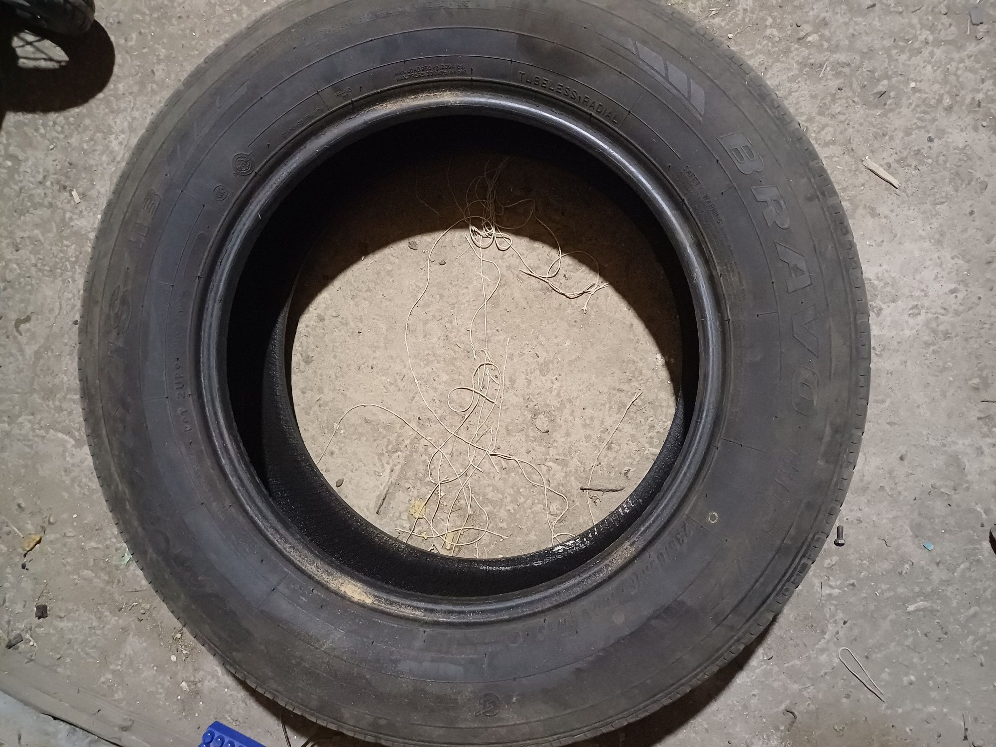 Продам шины 235×65×18