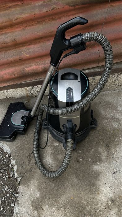 Продам пылесос ROBOCLEAN Aura