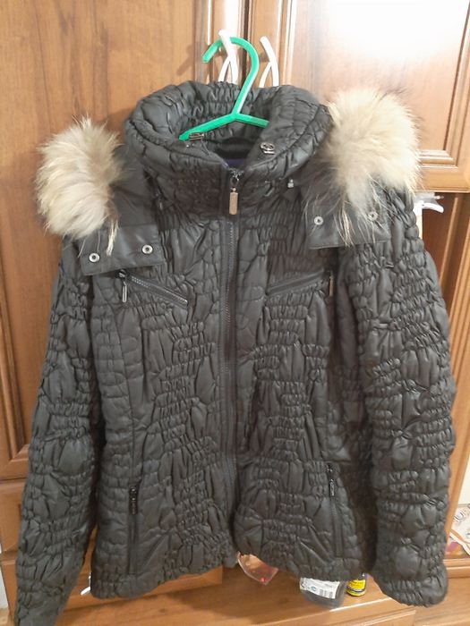 Geaca White Label cu blana naturala de iarna
Marime : M-L
Pret achizit