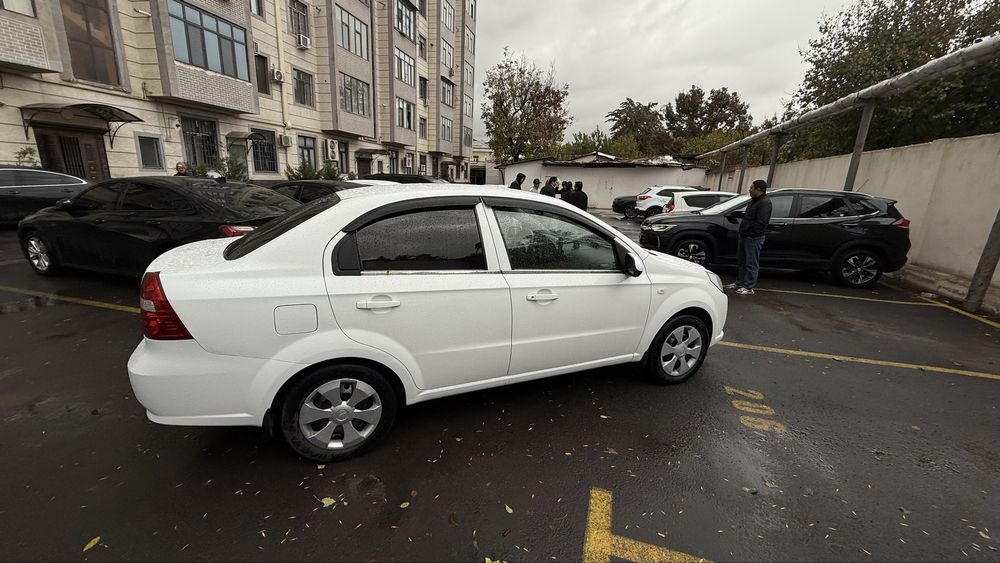 Surochno NEXI 3 2017 yil oq Xolati yaxshi! Oʻzimniki salondan xaydagan