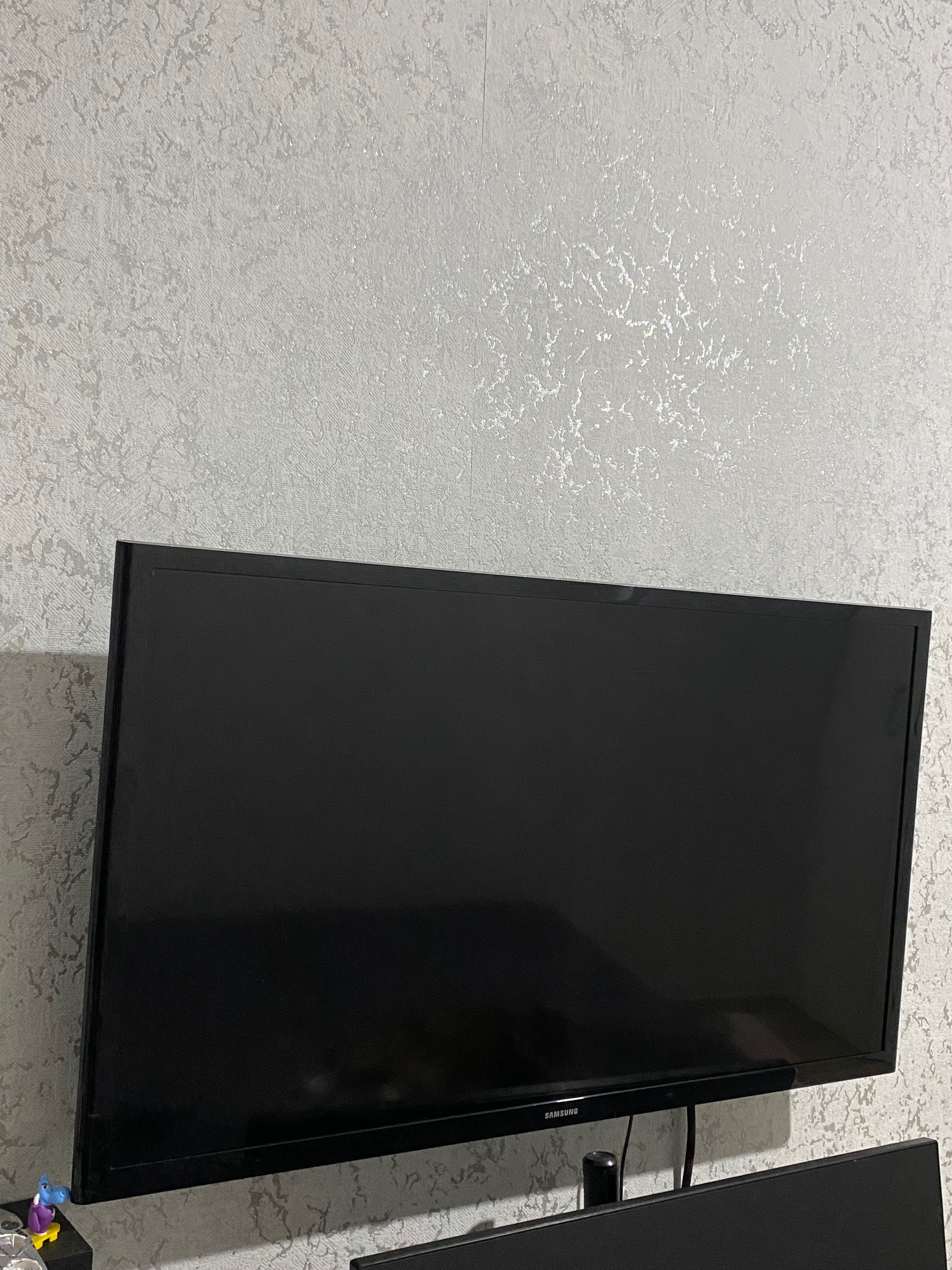 Продается Samsung UE32J4000AK