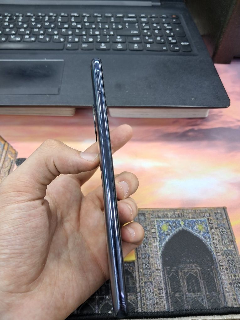Samsung a51 4/64 gb