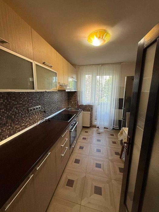 Ap 3 camere decomandat AN mare, etaj 1 Iosia cu loc de parcare inclus