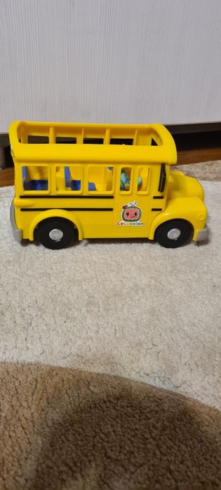 Mașinuță Cocomelon cu figurină