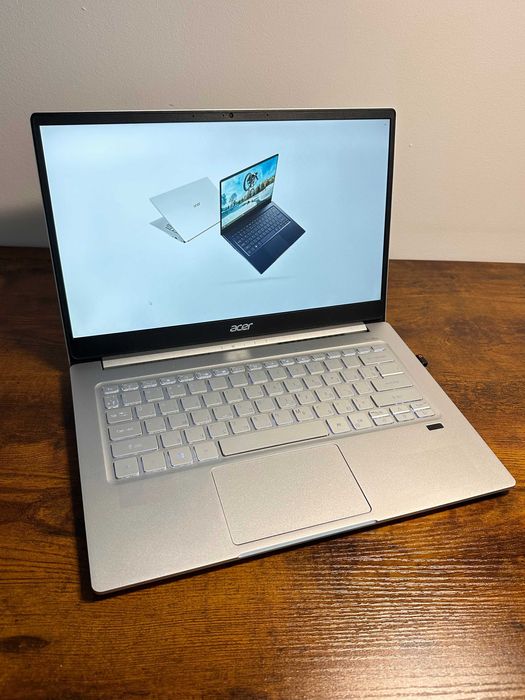 Acer Swit 3 Intel core i5 Intel Iris XE 8gb RAM / 512gb SSD