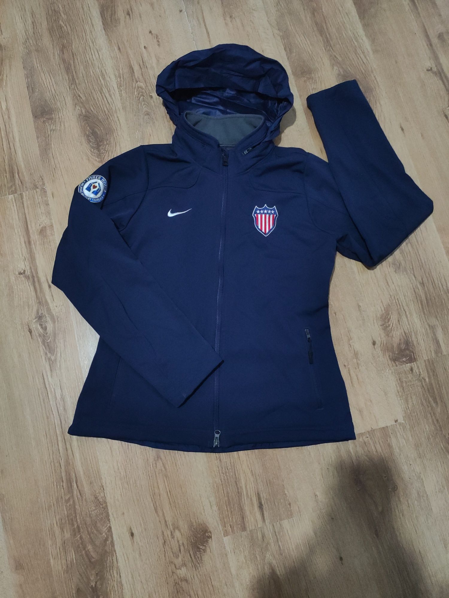 Geaca softshell de damă Nike mărimea M