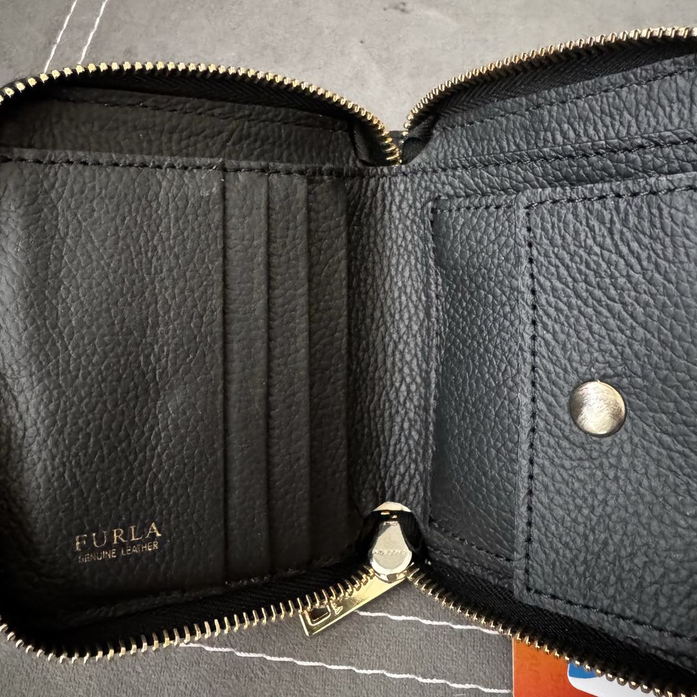 Портфейл Furla нов