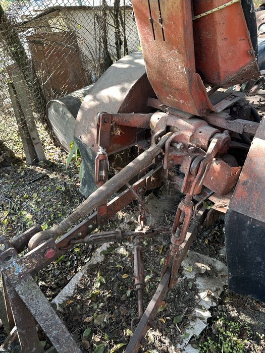 Продава се мини тракторче