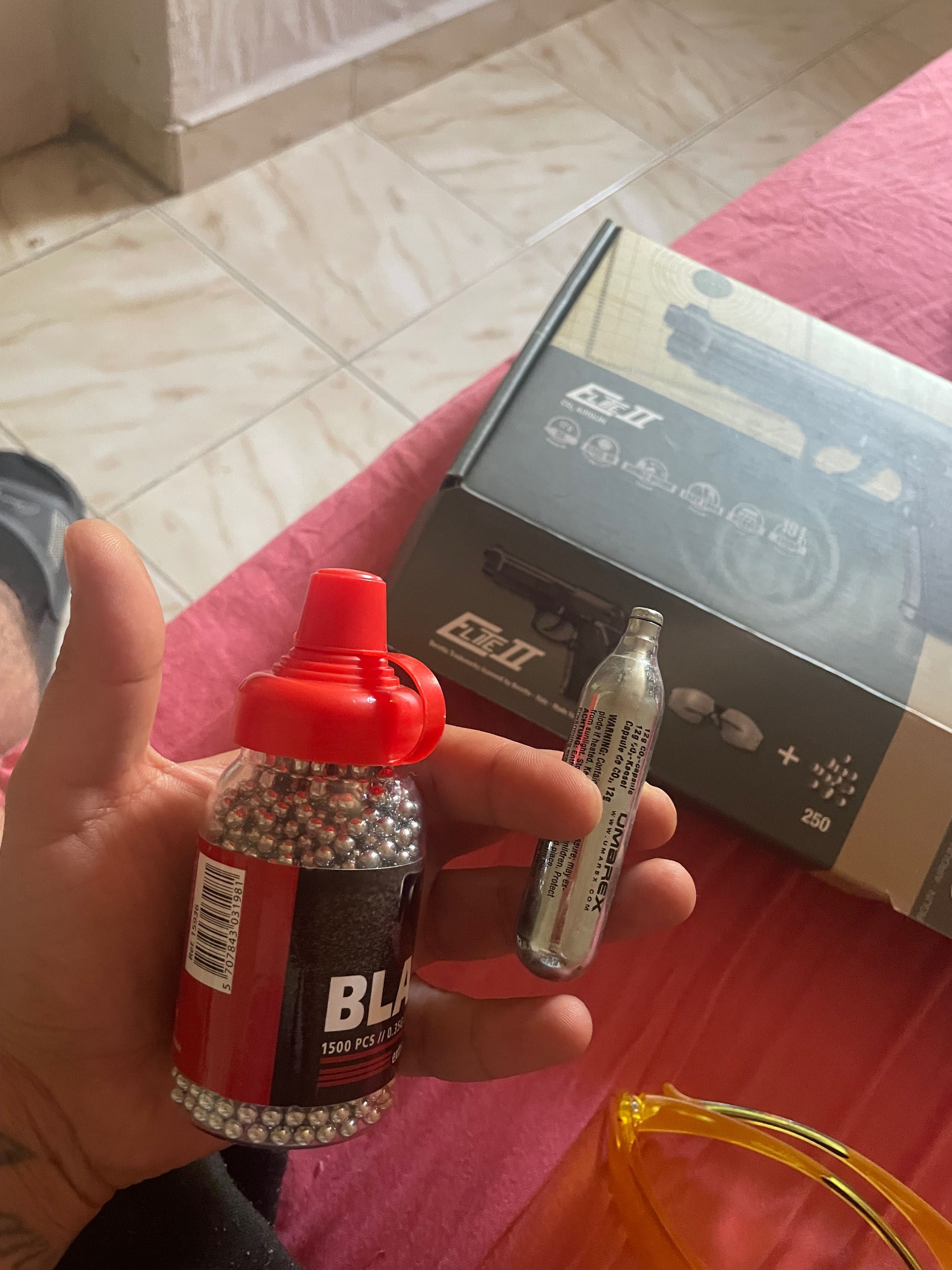 Продавам въздушен пистолет
