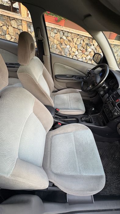 Nissan Almera 1.8 benzina 2000